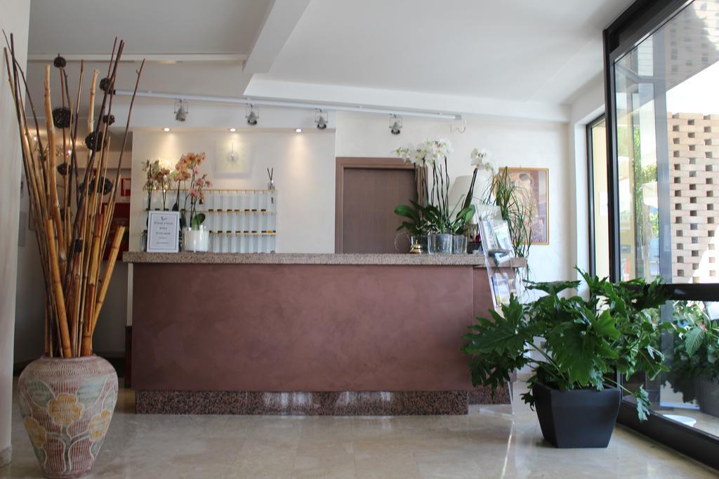 阿德勒酒店 加比切马莱 外观 照片